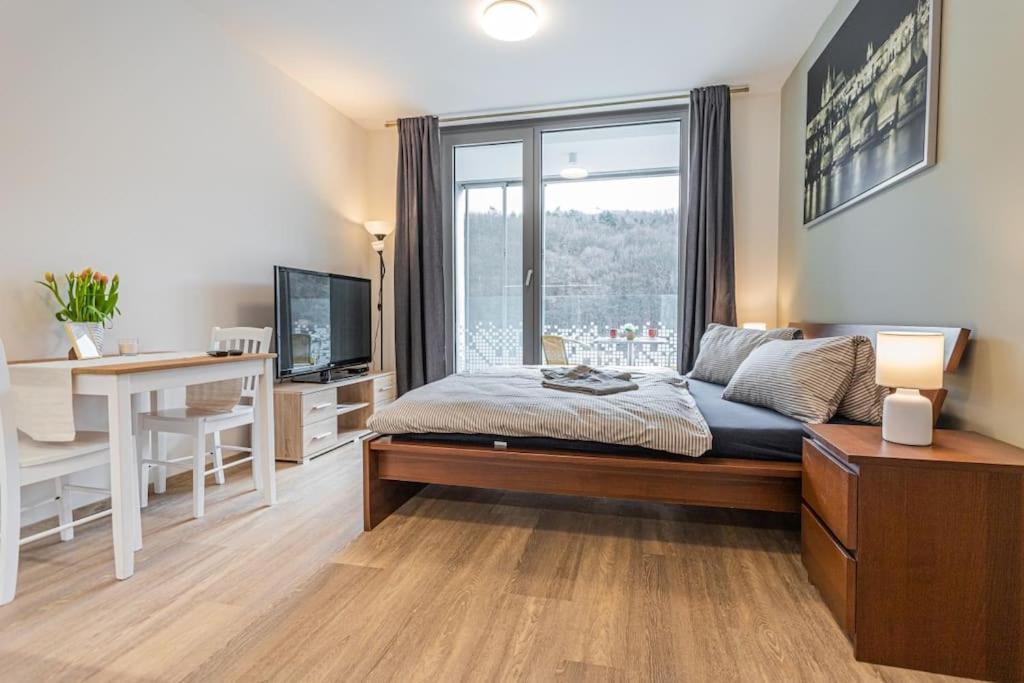 On-site Free Parking, 12 To Min Centre, Supermarket Apartamento