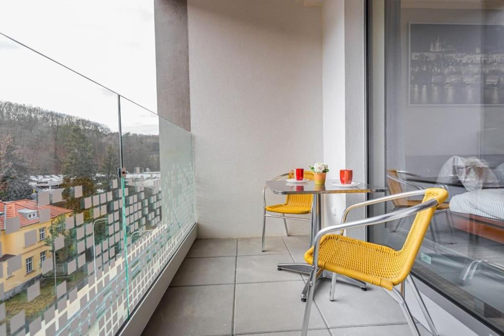 On-site Free Parking, 12 To Min Centre, Supermarket Apartamento