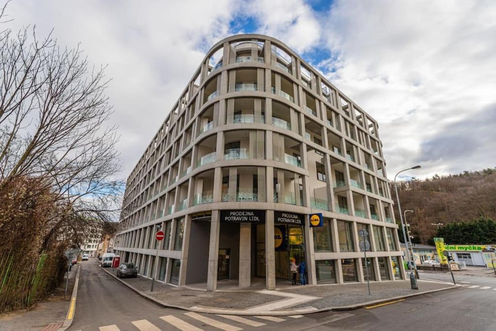 On-site Free Parking, 12 To Min Centre, Supermarket Apartamento Praga